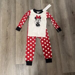 Minnie Mouse NWT girls pj set